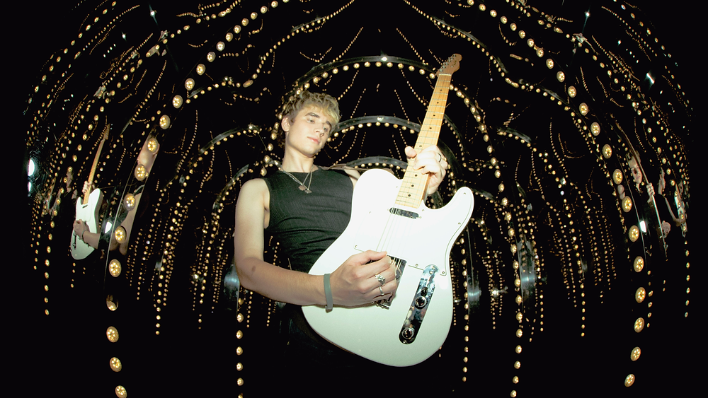 FOLLOWAY Unleashes ‘Rockstar Life’
